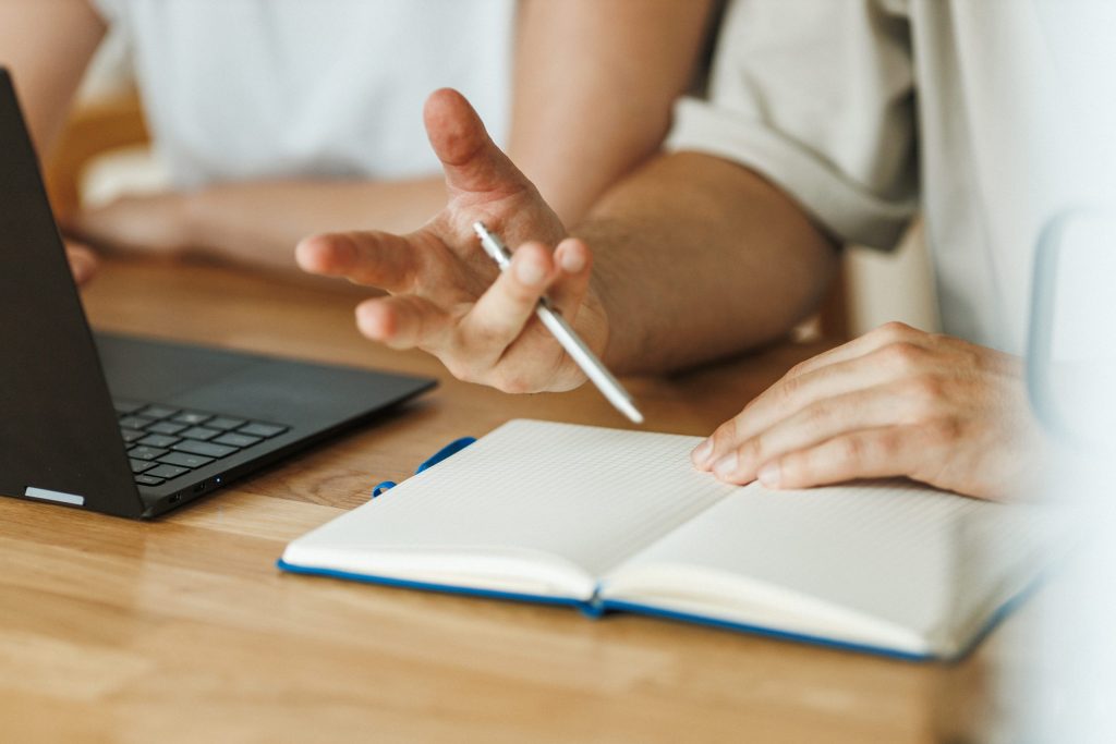 Kommunikationstraining im beruflichen Kontext mit Tobias Schneider in Potsdam: Kommunizieren lernen mit friånd.
